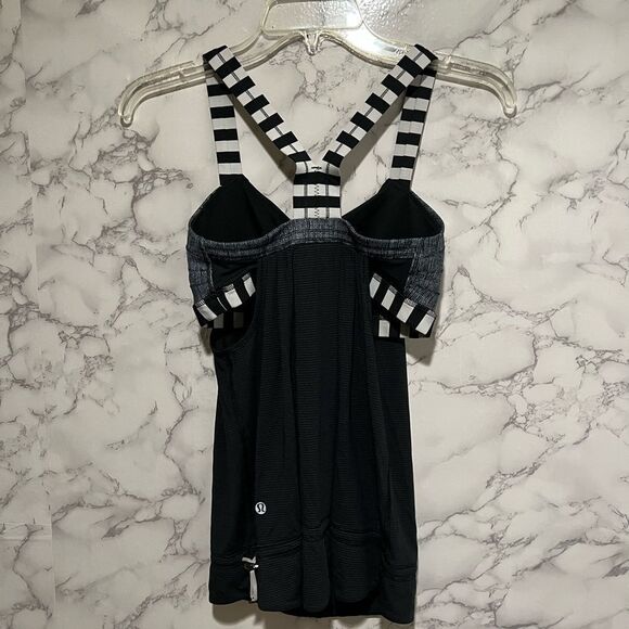 Lululemon Light N Breezy Tank Attached Racerback Bra Top 4 Black Striped Cinch - Picture 10 of 10